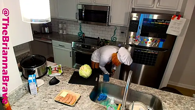 BriannaBrave online show from November 23, 2025, 4:23 am