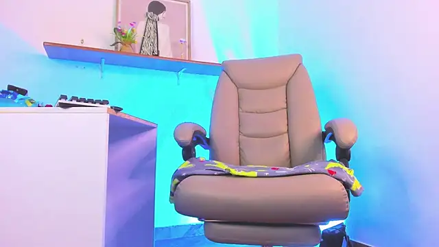 Chanelll Taylorr  online show from January 11, 2026, 12:43 pm