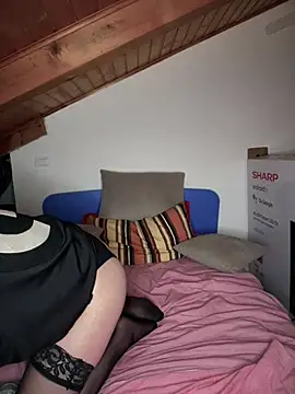 OniricFemme online show from March 12, 2025, 10:28 pm