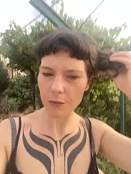 OniricFemme online show from September 16, 2025, 4:41 pm