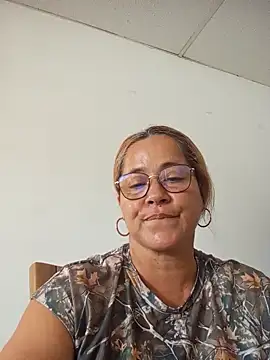 natally ross21 online show from October 31, 2025, 4:08 pm