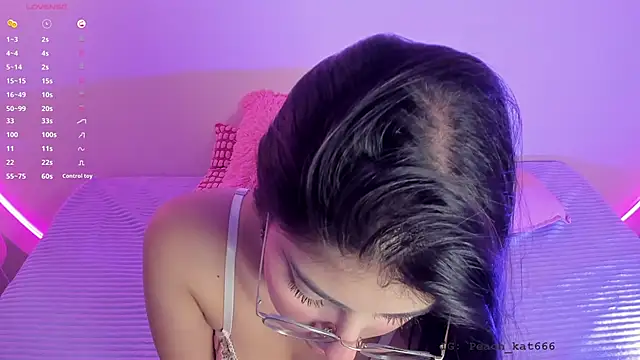 katiepeach  online show from February 9, 2025, 4:36 am