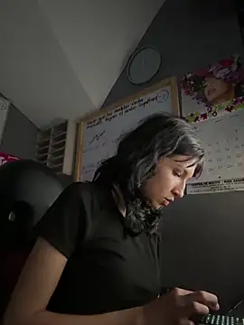 Naomi-Haruno online show from May 11, 2026, 5:24 am