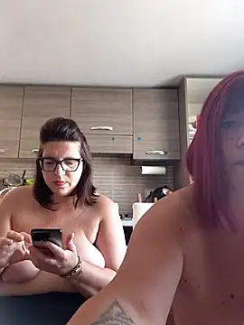 Snapshot of carolyne2023 chatting on July 15, 2026, 7:13 am carolyne2023 online show from July 15, 2026, 7:13 am