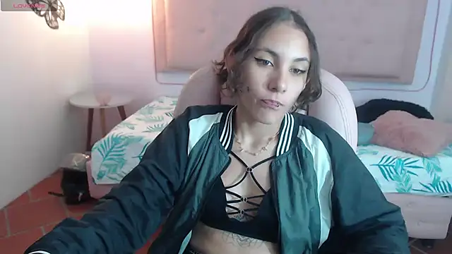 xlunna online show from February 9, 2025, 1:14 pm