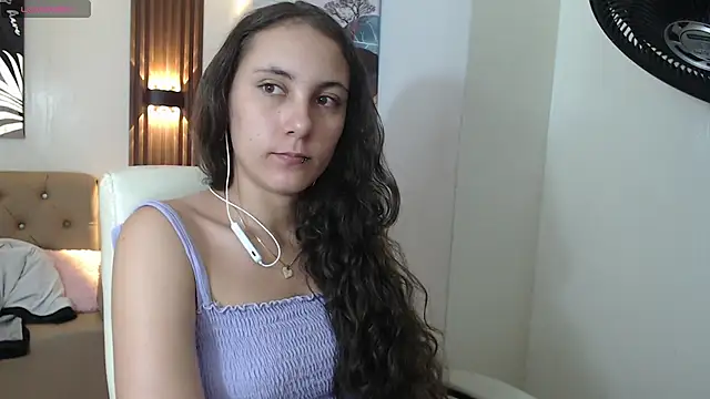 xlunna online show from September 25, 2025, 8:34 pm