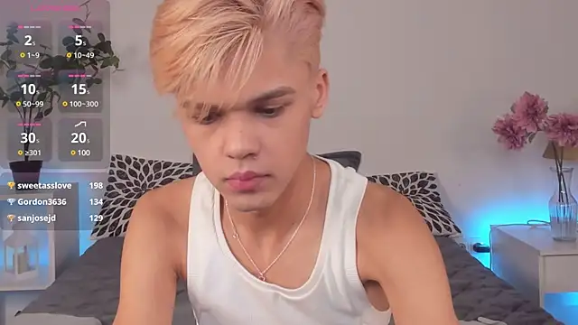 Felix Rey online show from February 2, 2025, 10:39 pm