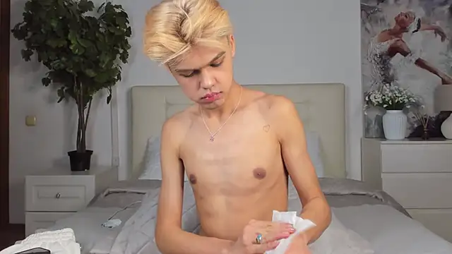 Felix Rey online show from February 9, 2025, 10:11 pm