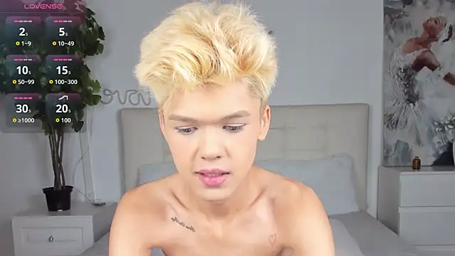 Felix Rey online show from November 26, 2025, 7:59 pm