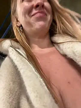 Sweet   Emily online show from December 18, 2024, 10:24 pm