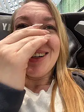 Sweet   Emily online show from October 4, 2025, 1:20 pm