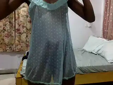 Snapshot of Sexy_megg chatting on December 7, 2024, 7:43 pm Sexy megg online show from December 7, 2024, 7:43 pm