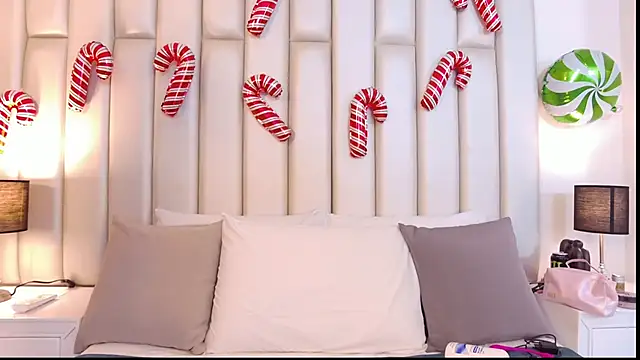 Emily robertss online show from December 18, 2025, 3:12 am