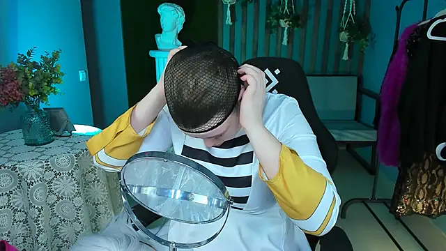 FioraMarmoris online show from February 22, 2025, 8:18 am