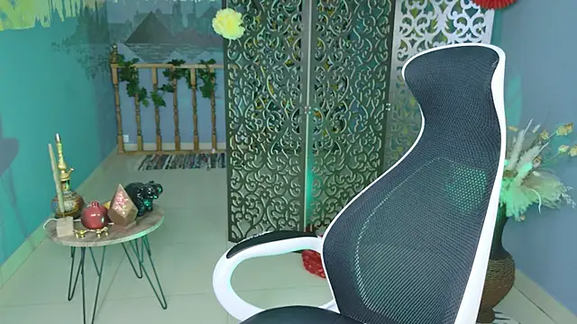 FioraMarmoris online show from March 8, 2025, 11:16 am