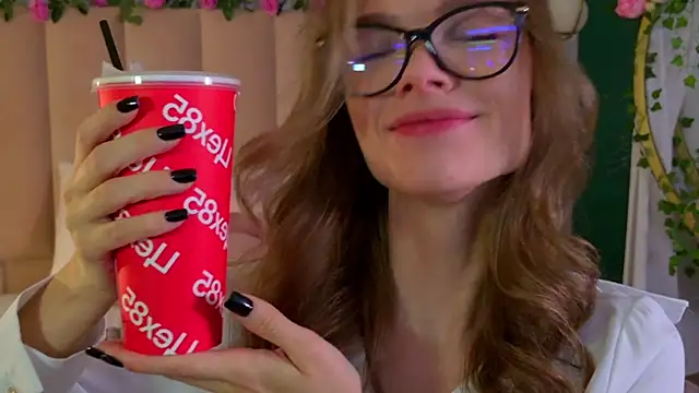 Eva Natsumi online show from December 3, 2024, 6:59 am