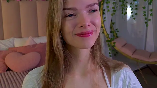 Eva Natsumi online show from December 6, 2024, 5:20 am