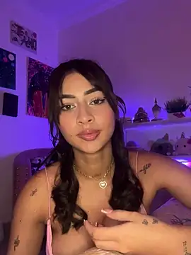 vayolettelove online show from February 12, 2025, 9:54 pm