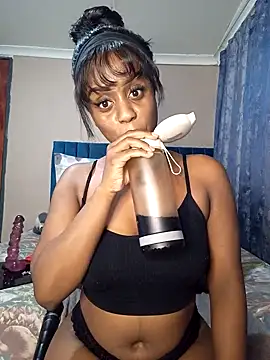 Snapshot of Queen-Chocolate chatting on March 8, 2025, 3:06 am Queen-Chocolate online show from March 8, 2025, 3:06 am