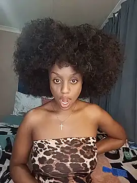 Queen-Chocolate online show from May 30, 2026, 8:28 pm