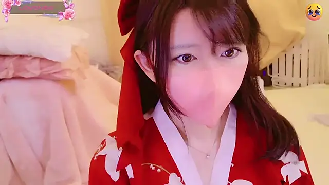 Snapshot of maii- chatting on March 18, 2025, 7:10 pm maii- online show from March 18, 2025, 7:10 pm