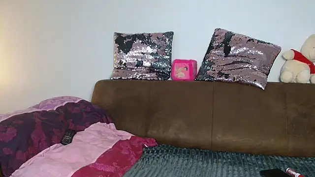 Jasmin-White online show from March 20, 2025, 12:00 pm