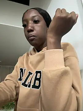 Snapshot of FiorelaLenin chatting on February 15, 2026, 11:30 am FiorelaLenin online show from February 15, 2026, 11:30 am