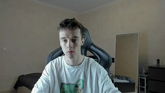 MasonWarholl online show from March 20, 2025, 10:07 pm