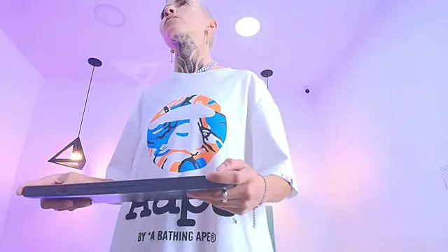 Tinny and Candy online show from February 21, 2025, 1:11 pm