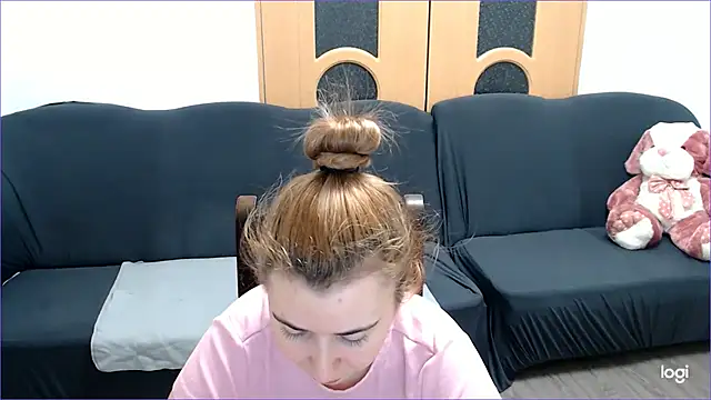 Snapshot of VioletaFlower7 chatting on January 26, 2025, 9:40 am VioletaFlower7 online show from January 26, 2025, 9:40 am