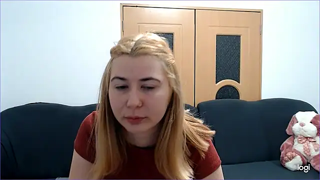 Snapshot of VioletaFlower7 chatting on February 10, 2025, 9:04 am VioletaFlower7 online show from February 10, 2025, 9:04 am