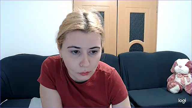 Snapshot of VioletaFlower7 chatting on February 17, 2025, 8:26 pm VioletaFlower7 online show from February 17, 2025, 8:26 pm