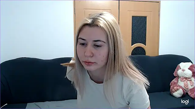 Snapshot of VioletaFlower7 chatting on February 21, 2025, 6:37 pm VioletaFlower7 online show from February 21, 2025, 6:37 pm