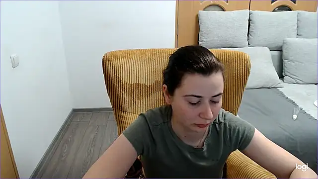 VioletaFlower7 online show from March 22, 2026, 8:45 pm