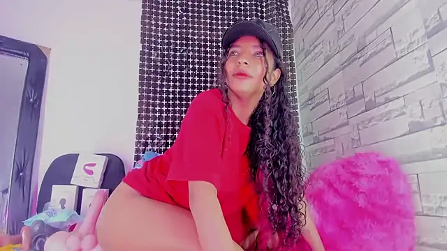 MiaKirshner online show from February 24, 2025, 11:41 pm