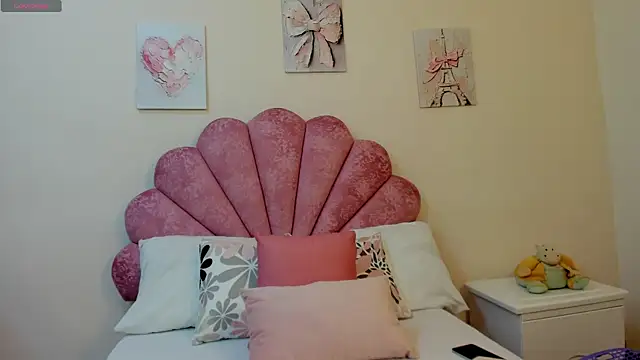 MilaaAdams online show from May 30, 2026, 11:29 am