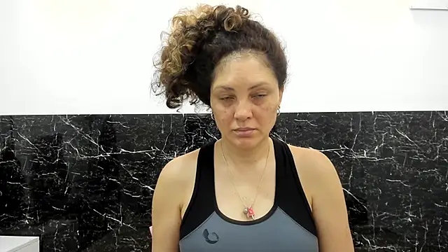 Juliabadlee online show from February 8, 2025, 12:06 am