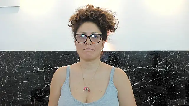 Juliabadlee online show from February 23, 2025, 12:19 am