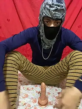 Snapshot of Rafik88xx chatting on December 1, 2025, 10:26 pm Rafik88xx online show from December 1, 2025, 10:26 pm