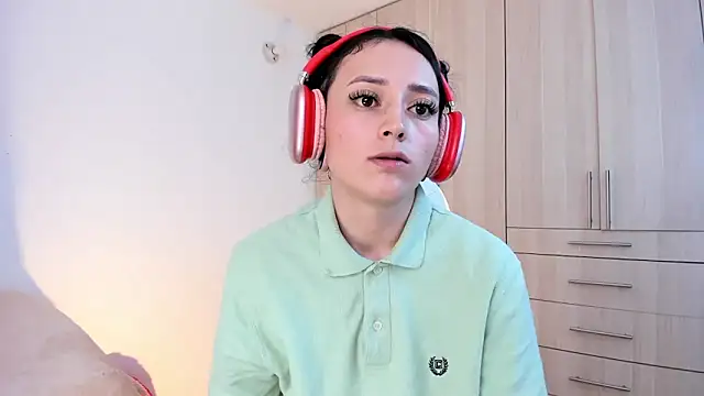 liaqueen610 online show from December 21, 2024, 2:30 am