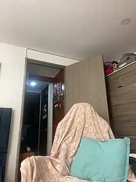 liaqueen610 online show from October 13, 2025, 10:54 pm