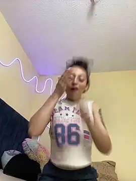 liaqueen610 online show from November 21, 2025, 11:14 pm