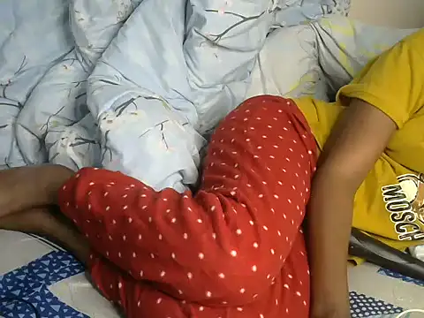 Snapshot of StacyGee24 chatting on November 5, 2025, 10:32 pm StacyGee24 online show from November 5, 2025, 10:32 pm