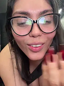 zui lu online show from February 21, 2025, 8:18 am