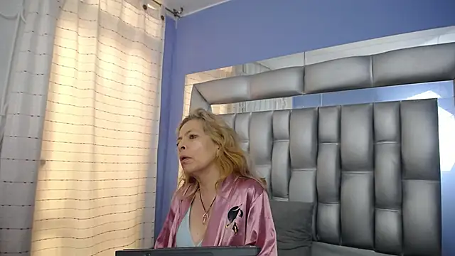 sophia ny online show from March 4, 2025, 4:09 pm