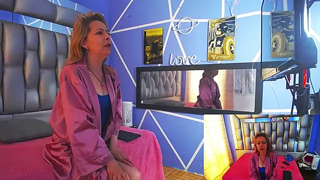 sophia ny online show from March 19, 2025, 1:29 pm