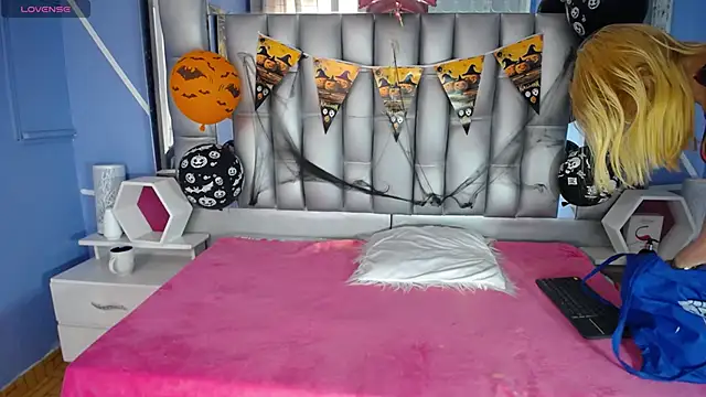 sophia ny online show from October 30, 2025, 1:45 pm