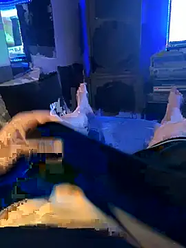 MatthewEmme online show from December 2, 2025, 11:45 pm