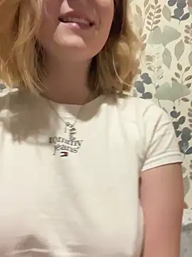 Snapshot of Nina_blain chatting on January 15, 2025, 11:10 am Nina blain online show from January 15, 2025, 11:10 am