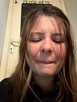 Snapshot of Nina_blain chatting on September 23, 2025, 9:01 am Nina blain online show from September 23, 2025, 9:01 am